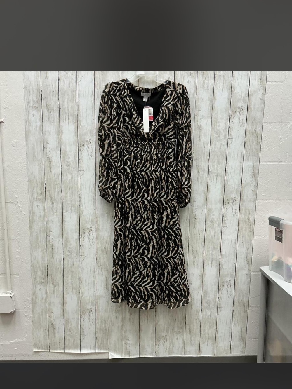 sofia by sofia vergara Black and Cream Printed Long Sleeve Midi Dress